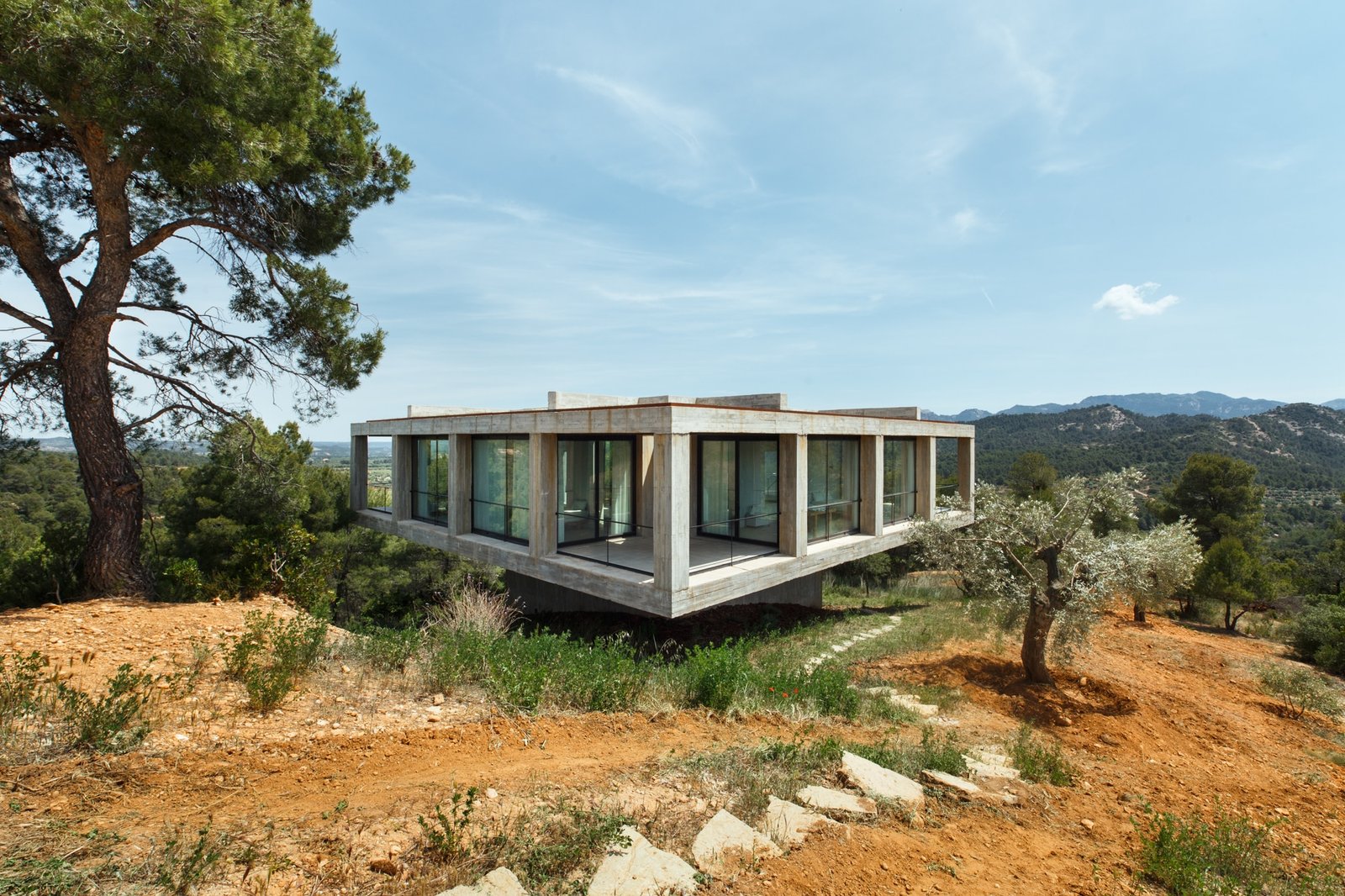 Presentación de una colección en un entorno arquitectónico singular